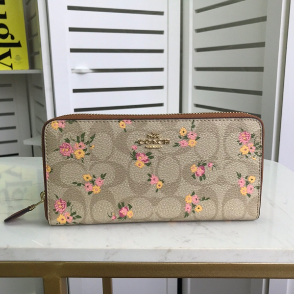 コーチ財布正面デザイン